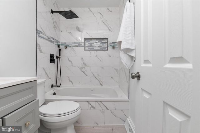 7963 OAK RD, Pasadena, MD 21122