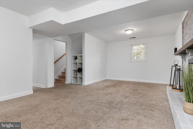 7963 OAK RD, Pasadena, MD 21122