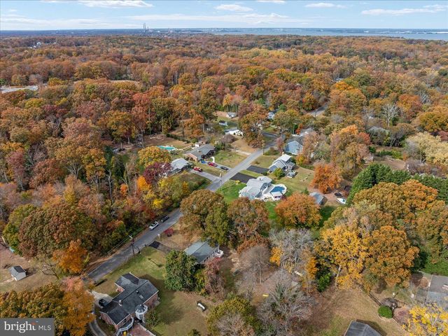 7963 OAK RD, Pasadena, MD 21122