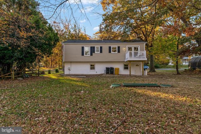 7963 OAK RD, Pasadena, MD 21122