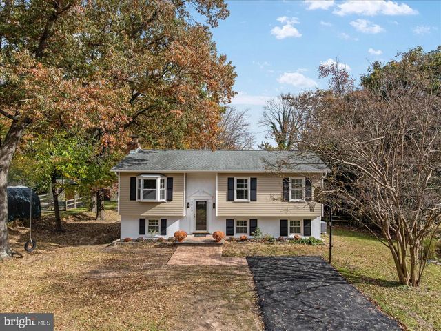 7963 OAK RD, Pasadena, MD 21122