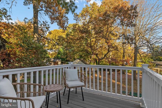 7963 OAK RD, Pasadena, MD 21122