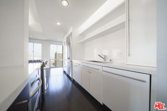 800 W 1st Street 2110, Los Angeles, CA 90012