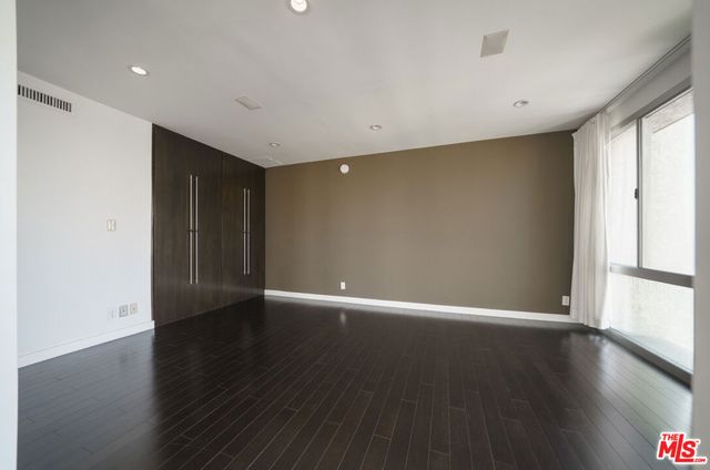 800 W 1st Street 2110, Los Angeles, CA 90012