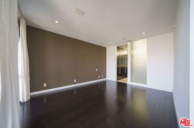 800 W 1st Street 2110, Los Angeles, CA 90012