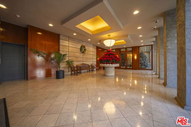 800 W 1st Street 2110, Los Angeles, CA 90012