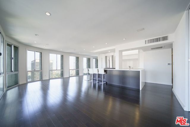 800 W 1st Street 2110, Los Angeles, CA 90012