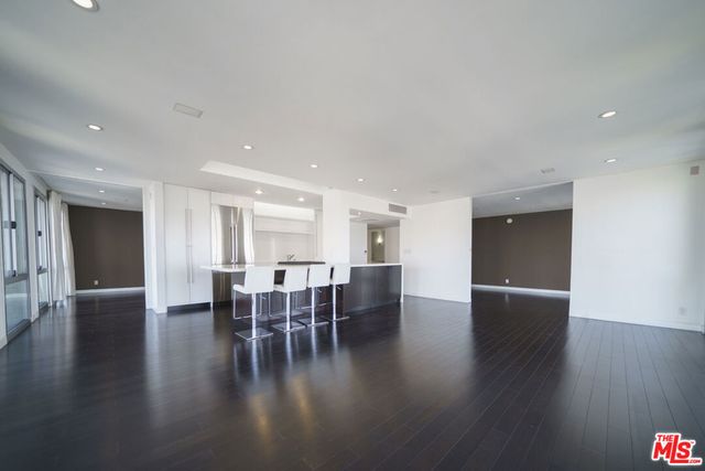 800 W 1st Street 2110, Los Angeles, CA 90012