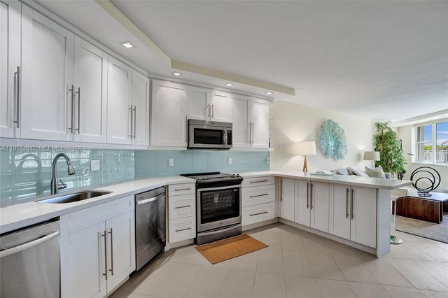 1936 S Ocean 21D, Hallandale Beach, FL 33009