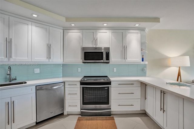 1936 S Ocean 21D, Hallandale Beach, FL 33009