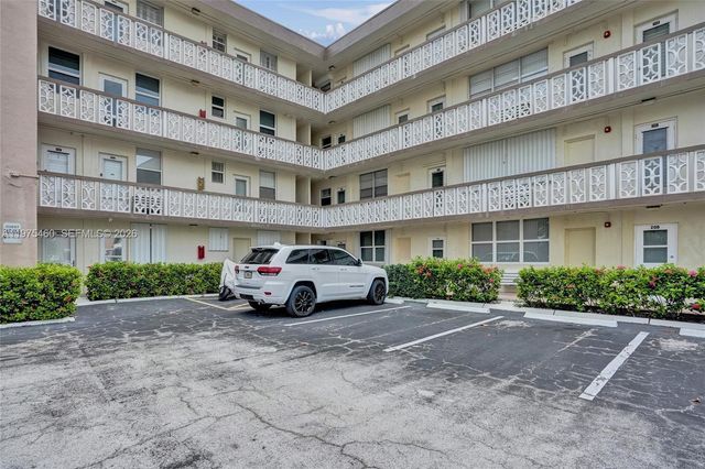 1936 S Ocean 21D, Hallandale Beach, FL 33009