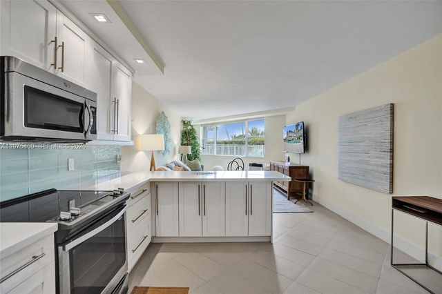 1936 S Ocean 21D, Hallandale Beach, FL 33009