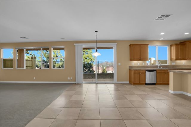 7 Plaza Valenza, Lake Elsinore, CA 92532