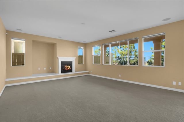 7 Plaza Valenza, Lake Elsinore, CA 92532