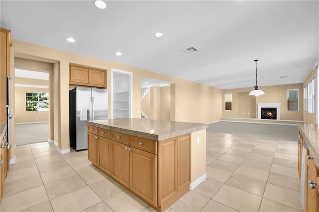 7 Plaza Valenza, Lake Elsinore, CA 92532