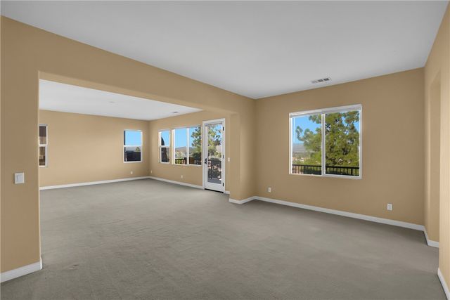 7 Plaza Valenza, Lake Elsinore, CA 92532