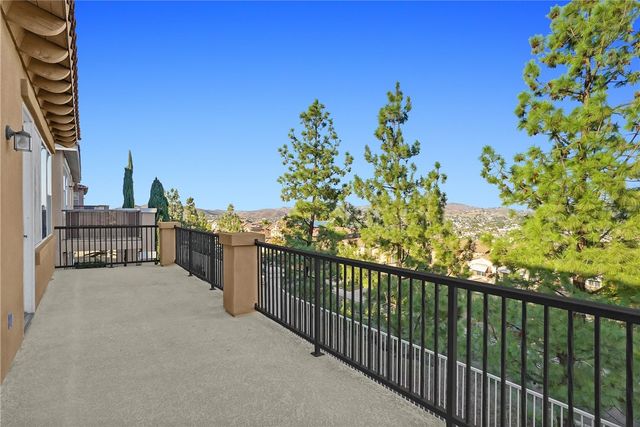 7 Plaza Valenza, Lake Elsinore, CA 92532