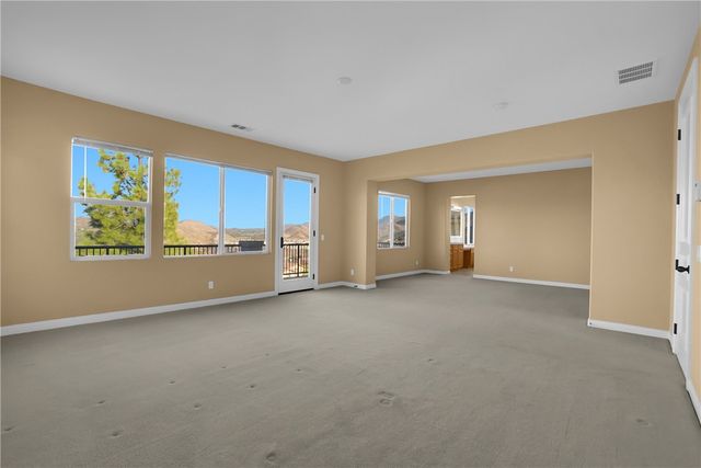7 Plaza Valenza, Lake Elsinore, CA 92532