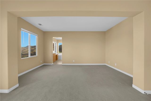 7 Plaza Valenza, Lake Elsinore, CA 92532