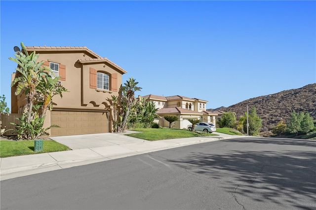 7 Plaza Valenza, Lake Elsinore, CA 92532