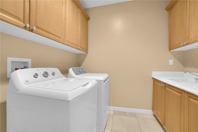 7 Plaza Valenza, Lake Elsinore, CA 92532