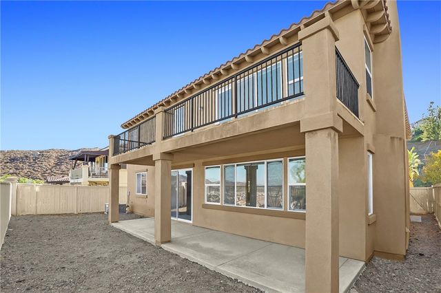 7 Plaza Valenza, Lake Elsinore, CA 92532