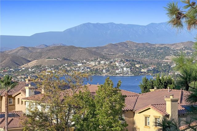 7 Plaza Valenza, Lake Elsinore, CA 92532
