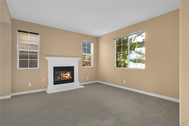 7 Plaza Valenza, Lake Elsinore, CA 92532
