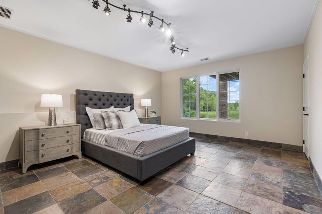 17809 W 62nd Street, Eden Prairie, MN 55346