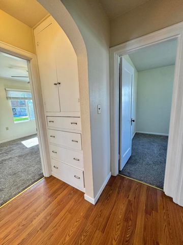 2533 Applegate Avenue, Klamath Falls, OR 97601