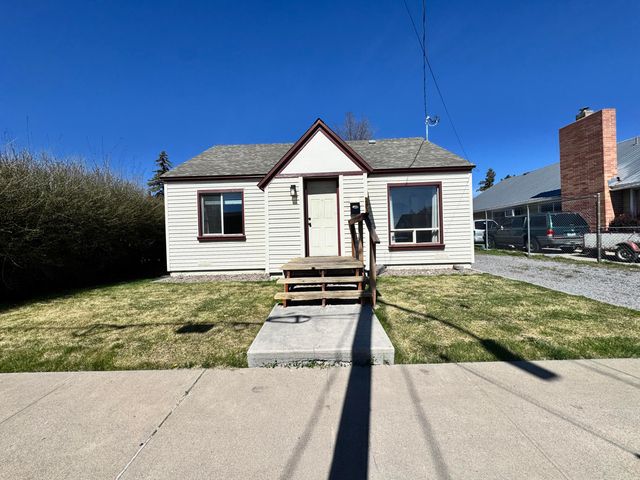 2533 Applegate Avenue, Klamath Falls, OR 97601