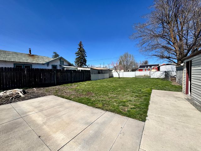 2533 Applegate Avenue, Klamath Falls, OR 97601