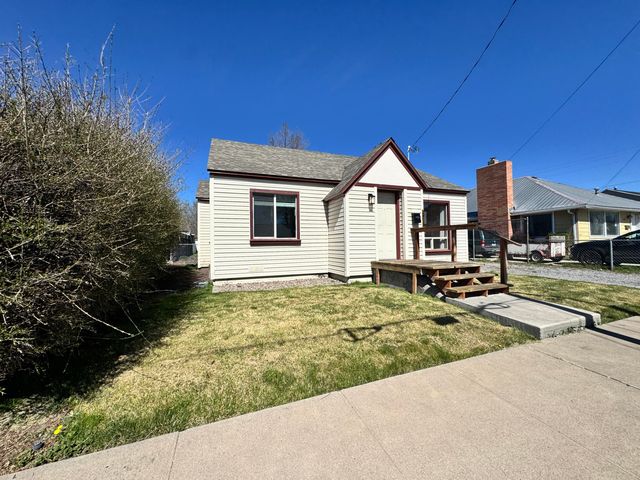 2533 Applegate Avenue, Klamath Falls, OR 97601