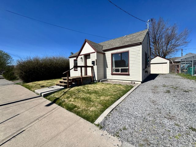 2533 Applegate Avenue, Klamath Falls, OR 97601