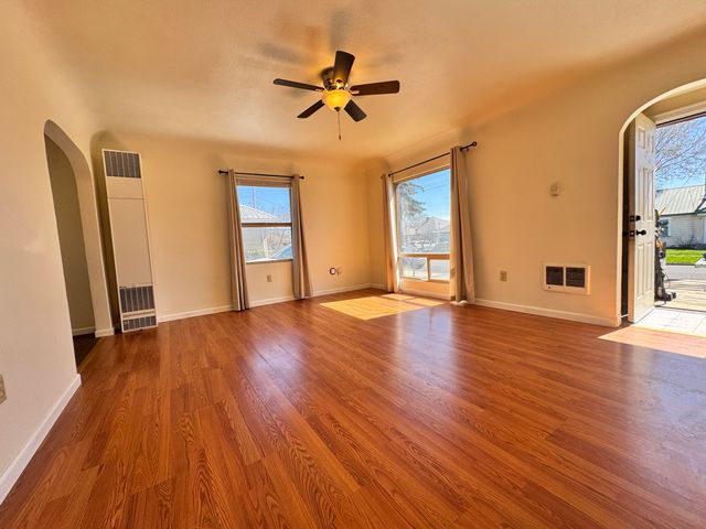 2533 Applegate Avenue, Klamath Falls, OR 97601