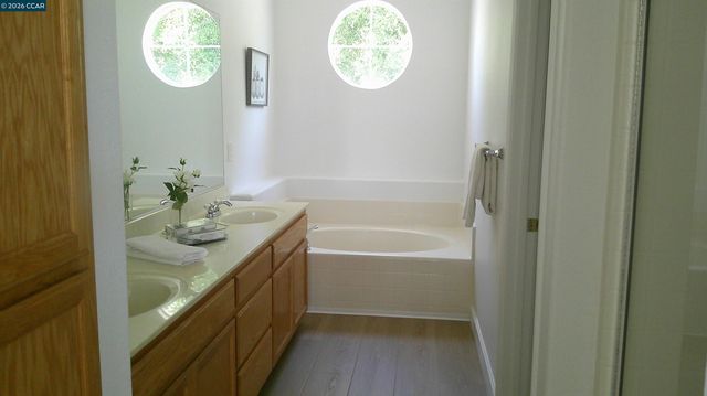 104 Johnson Ln, Martinez, CA 94553