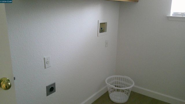 104 Johnson Ln, Martinez, CA 94553