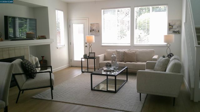 104 Johnson Ln, Martinez, CA 94553