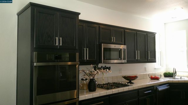 104 Johnson Ln, Martinez, CA 94553