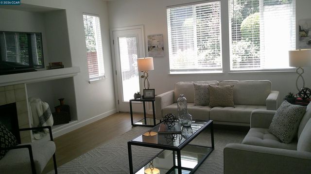 104 Johnson Ln, Martinez, CA 94553