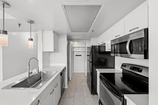 3525 Sage Road 504, Houston, TX 77056