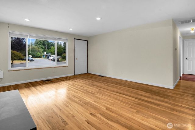 2528 166th Avenue NE, Bellevue, WA 98008