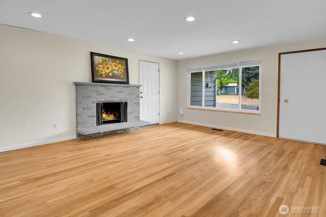 2528 166th Avenue NE, Bellevue, WA 98008