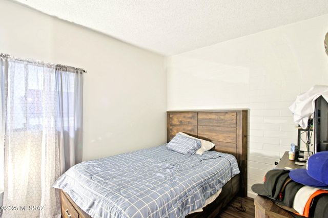 914 W Wedwick Street, Tucson, AZ 85706