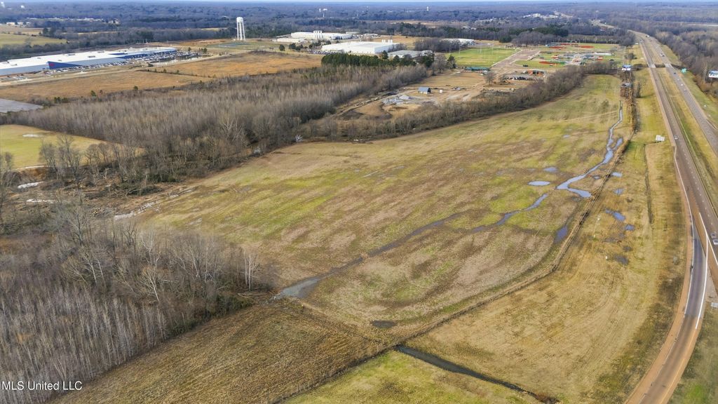 Holmes Road, Senatobia, MS 38668 — exterior