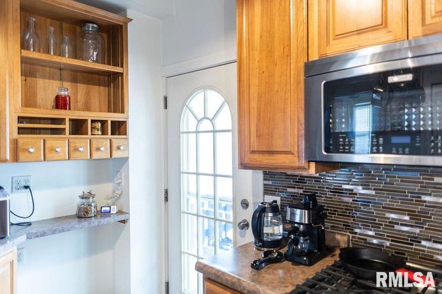 306 W FREMONT Street, Elmwood, IL 61529