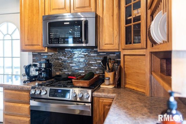 306 W FREMONT Street, Elmwood, IL 61529