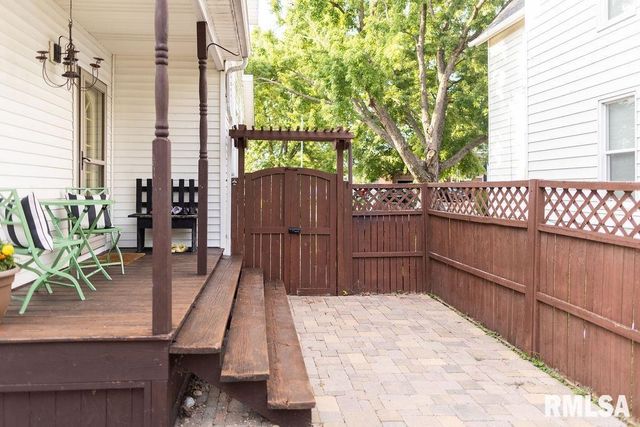 306 W FREMONT Street, Elmwood, IL 61529