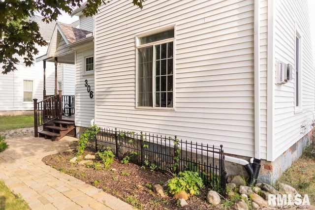 306 W FREMONT Street, Elmwood, IL 61529