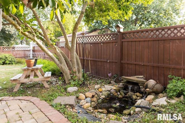 306 W FREMONT Street, Elmwood, IL 61529